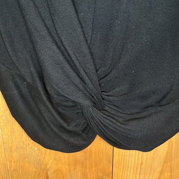 Knot Front Top - Picture 3 of 5